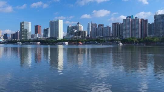 广州珠江岸摩天大楼建筑群蓝天白云城市风光