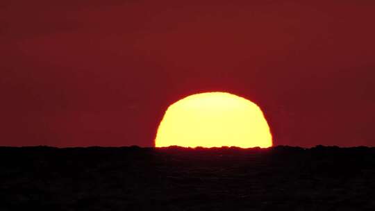 海上夕阳落日大海日落海面落日唯美大海