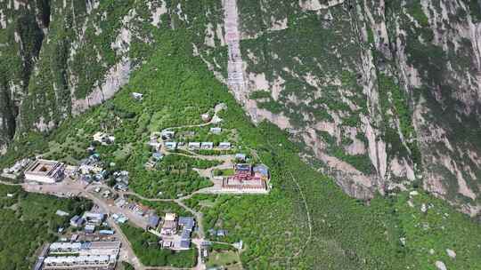 西藏山南达拉岗布寺航拍