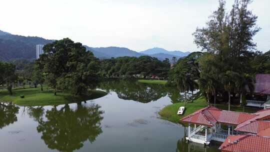 山地自然湖泊旅游