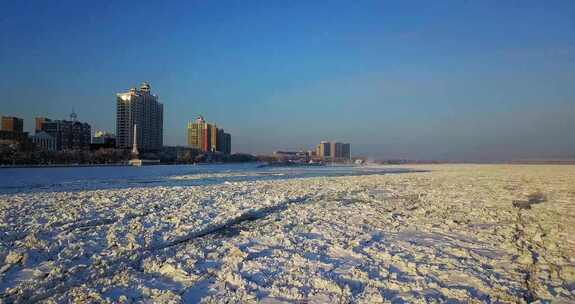 佳木斯松花江雪后封江风光