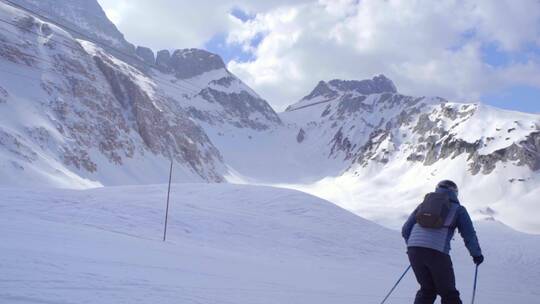 自由滑雪粉滑雪室外滑雪场滑雪慢镜头视频素材模板下载