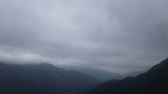 四川周边眺远山、山川巍峨