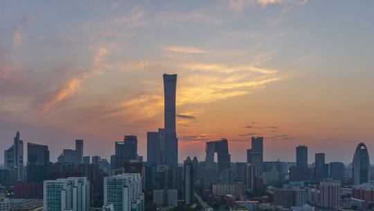 北京商务核心区的傍晚延时摄影下摇镜头