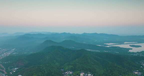 杭州钱塘江两岸上城区清晨风光