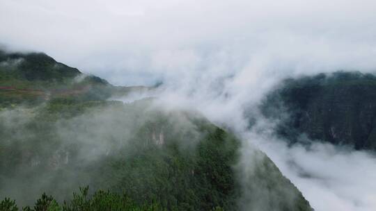 山谷云海大山悬崖