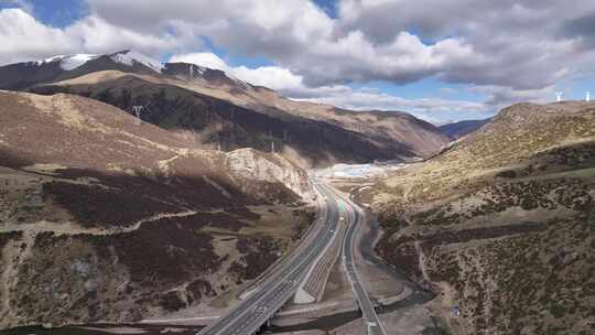 西藏拉萨林芝拉林高速公路航拍风光