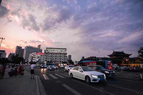 无锡朝阳广场延时日转夜车流