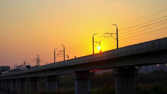 夕阳动车 地铁 高铁 唯美交通