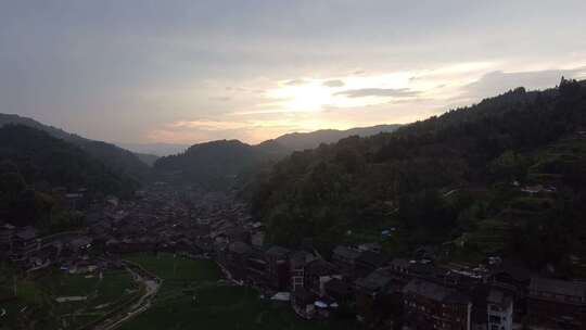 航拍贵州日出肇兴侗寨侗族村落山水大气夜色