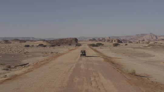 【DJI4K】航拍沙漠汽车视频素材模板下载