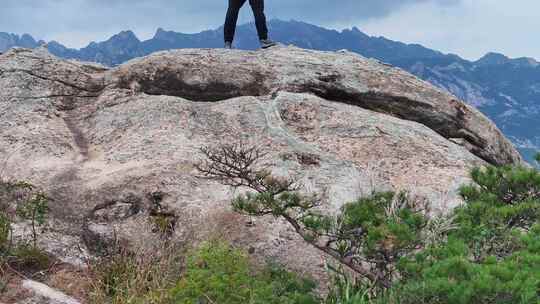 山东文登界石梨眼沟摩崖山顶航拍飞手视频素材模板下载