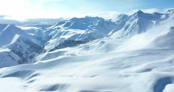佐治亚州古多里美丽雪山的鸟瞰图
