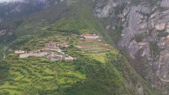 巴拉格宗的山水