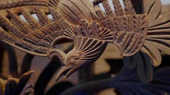 木雕古代雕花木板雕刻历史文化斗拱龙头凤凰视频素材模板下载