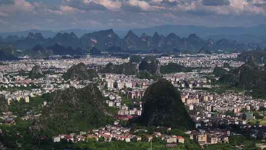 广西桂林秀峰区城市航拍喀斯特峰林自然风光