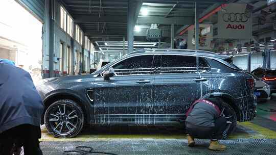 汽车洗车店洗车
