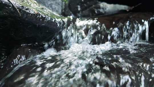 石头溪流水流