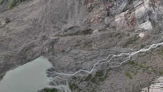 航拍川西沙鲁里山脉加拉本森峰山区风光