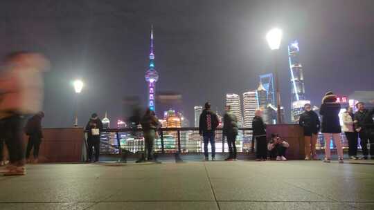 上海市外滩陆家嘴人流延时夜晚夜景视频素材