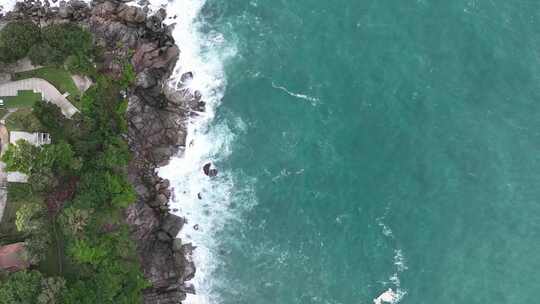 鸟瞰泰国普吉岛热带雨林海岸线