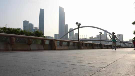 广州珠江新城早晨跑步锻炼的人群升格慢镜头