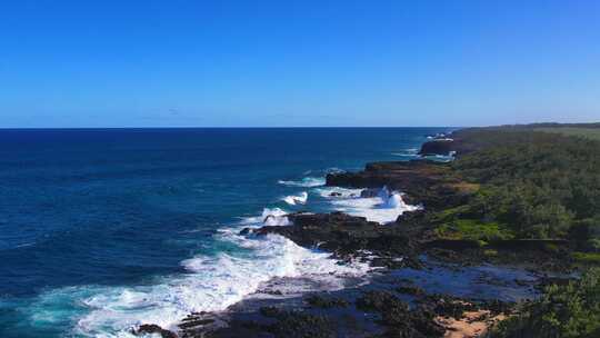 壮观的大海礁石海岸