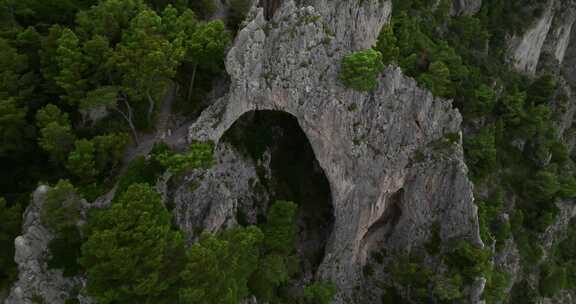 意大利卡普里岛，Arco Natural