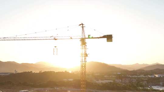 建筑工地航拍乡村建设农村开发吊塔日出工地