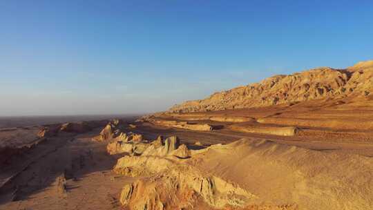 青海俄博梁雅丹 火星地貌航拍视频素材模板下载