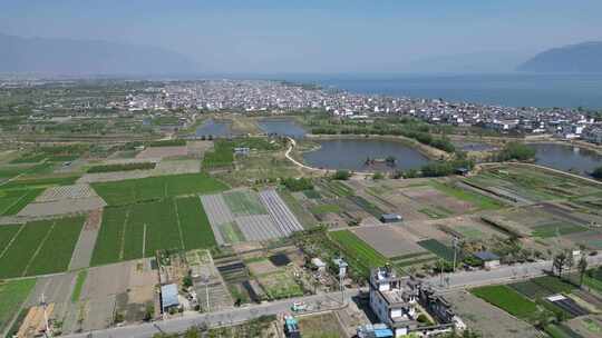 大理洱海边才村民宿建筑风光