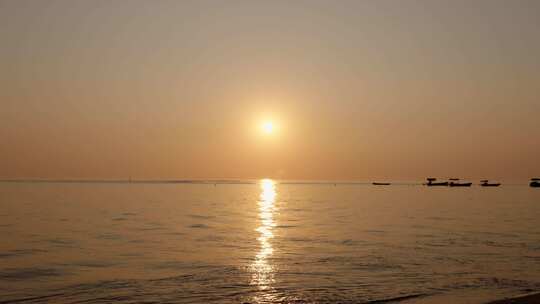 唯美浪漫海面水面日出日落波光粼粼