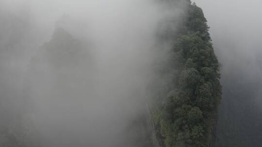 浙江衢州江郎山云雾环绕航拍日景