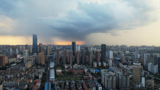 航拍城市天际线建筑与夕阳晚霞落日天空