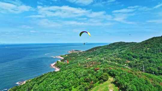 海边滑翔伞青岛风光青岛航拍