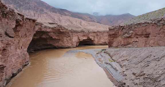 青海格尔木昆仑山大峡谷航拍风光