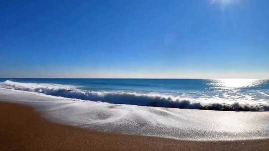4k沙滩大海海浪冲击海岸线