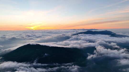 航拍云海日出东方群山青山绿水大河气风景