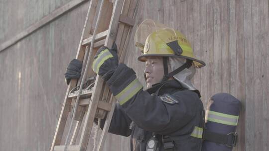 消防员消防训练消防演练LOG视频素材模板下载