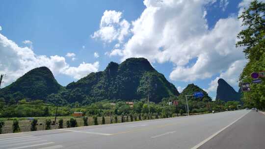 广西桂林阳朔十里画廊公路车窗外沿途风景