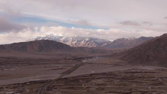 新疆 南疆 慕士塔格峰 乔戈里峰 冬季 雪山