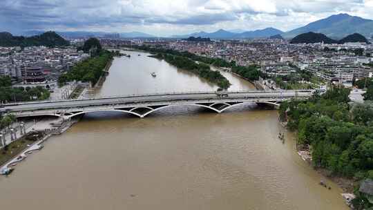 桂林解放桥洪水后交通