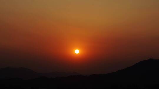 唯美日落夕阳黄昏傍晚天空云朵延时视频素材模板下载