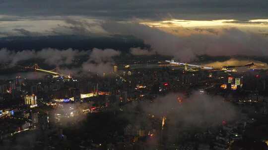 航拍宜昌雨后云雾缭绕的城市风景