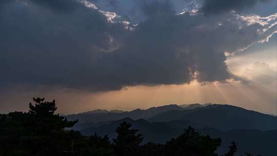 山间夕阳延时