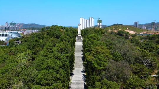 航拍广西陆川县公园人民英雄纪念碑