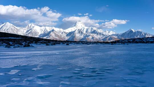 贡嘎雪山