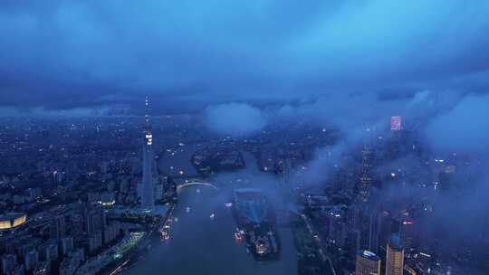 雨后云雾下的广州航拍