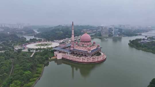 马来西亚布城粉色水上清真寺建筑景观航拍