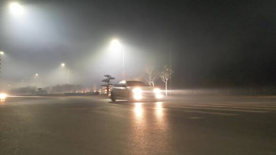 夜色中汽车驶过航拍夜景